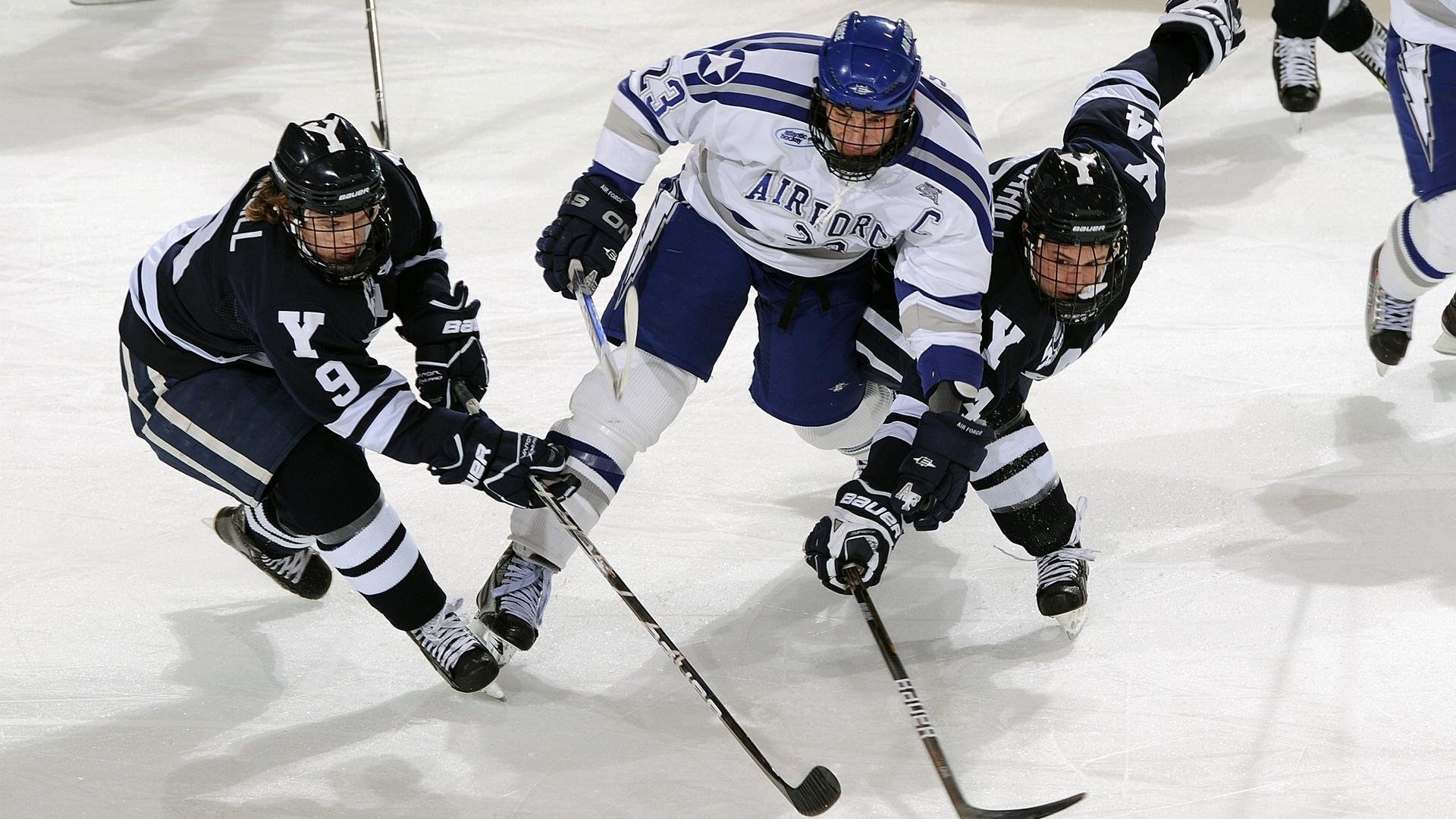 爱游戏体育在线app-青年国家队启用体能监控腕带采集训练负荷实时反馈